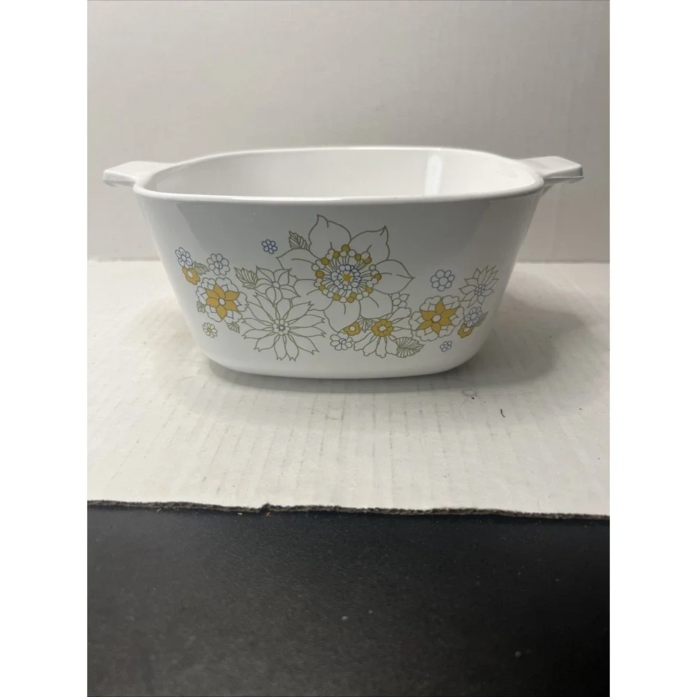 CorningWare Daisy Yellow Floral Bouquet P-1 3/4-B 1 3/4QT Casserole Dish Vintage